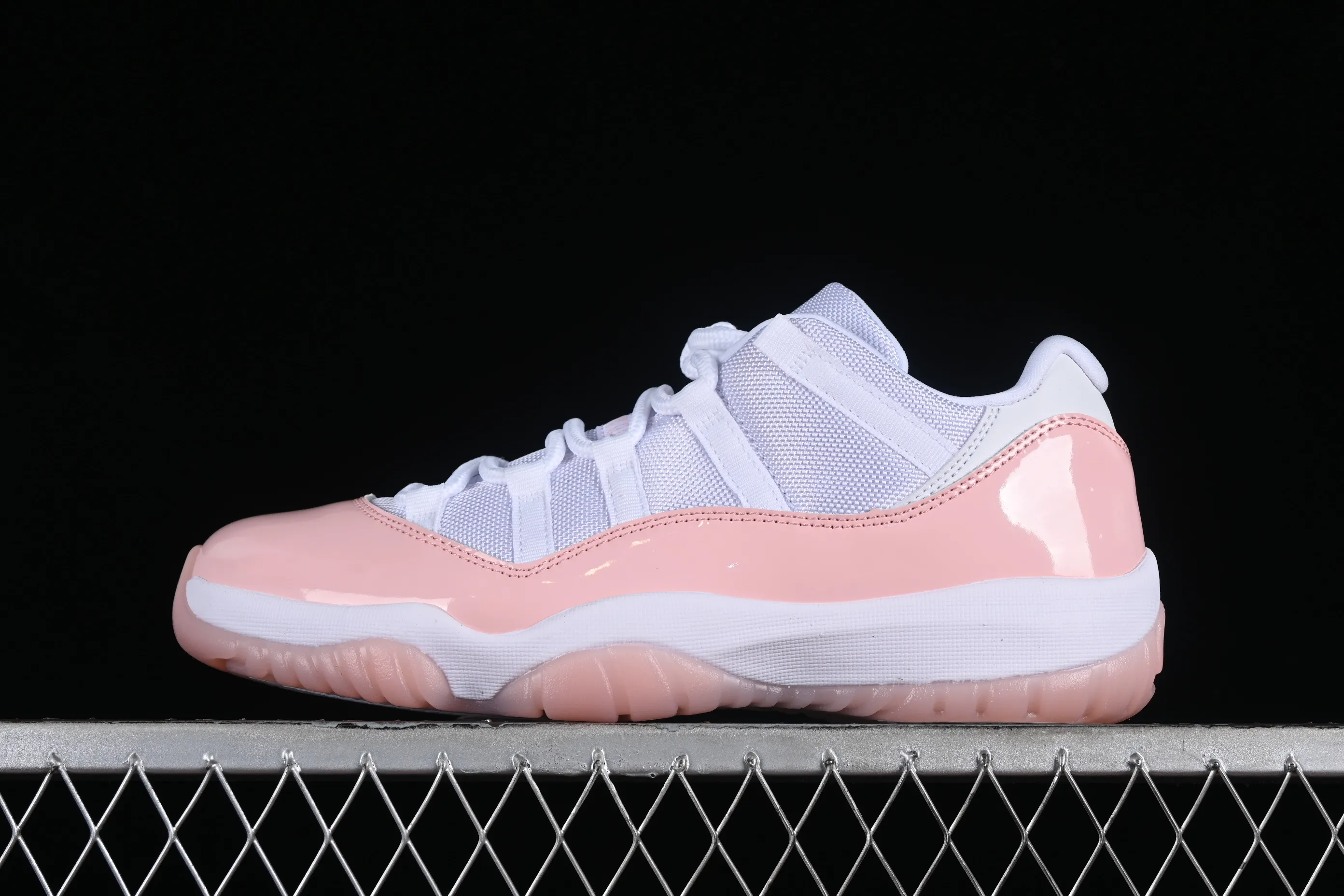 All categories Air Jordan Jordan series basketball shoes Air Jordan 11 F version Air Jordan 11 Low "Legend Pin" AJ11 Joe 11 girl pink genuine standard genuine carbon low-top basketball shoes AH7860-160